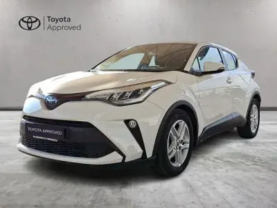 Usata Toyota C-HR Active 122 CV (89 kW) 2022 Bianco SUV
