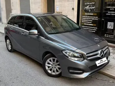 Usata Mercedes B180 Executive 109 CV (80 kW) 2015 Grigio Utilitaria