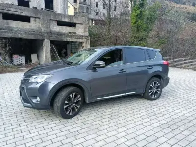 Usata Toyota RAV4 Active 124 CV (91 kW) 2014 Grigio SUV