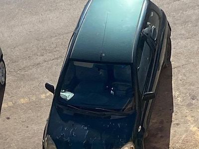 Usata Toyota Yaris 68 CV (50 kW) 1999 Verde Utilitaria