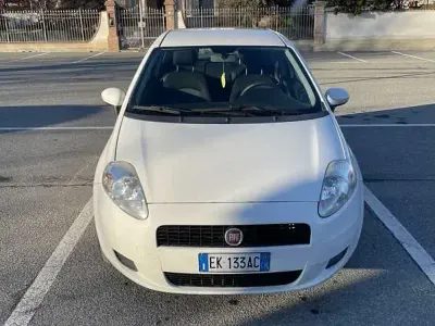 Usata Fiat Grande Punto 77 CV (56 kW) 2011 Utilitaria