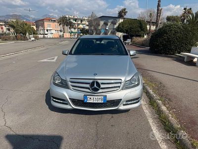 Usata Mercedes 220 2011 Grigio Berlina