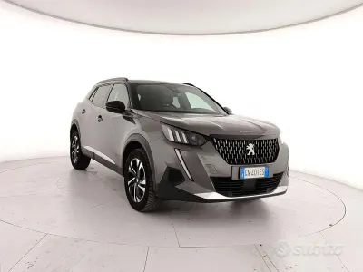 Usata Peugeot 2008 GT 131 CV (96 kW) 2023 Grigio SUV