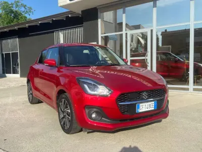 Usata Suzuki Swift 83 CV (61 kW) 2021 Rosso Utilitaria