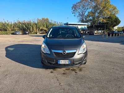 Usata Opel Meriva 95 CV (69 kW) 2012 Grigio Monovolume