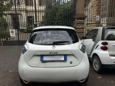 Usata Renault Zoe Zen 42 kW (58 CV) 2015 Utilitaria