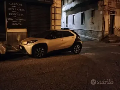 Usata Toyota Aygo X 72 CV (52 kW) 2023 Nero SUV