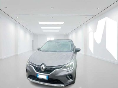Usata Renault Captur Intens 143 CV (105 kW) 2021 Grigio SUV