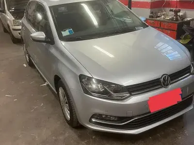 Usata VW Polo Comfortline 90 CV (66 kW) 2016 Grigio Berlina