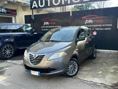 Usata Lancia Ypsilon Gold 95 CV (69 kW) 2013 Grigio Utilitaria