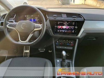 Usata VW Touran Active 150 CV (110 kW) 2023 Argento Monovolume