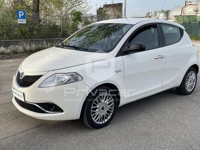 usata Lancia Ypsilon 1.2 69 CV 5 porte GPL Ecochic Silve