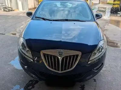 Usata Lancia Delta 90 CV (66 kW) 2010 Utilitaria