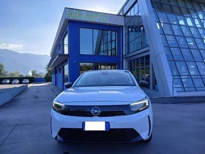 Usata Opel Corsa 75 CV (55 kW) 2024 Bianco Berlina