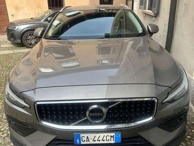 Usata Volvo V60 CC Pro 190 CV (139 kW) 2020 Grigio Station wagon