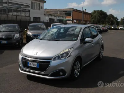 Usata Peugeot 208 68 CV (50 kW) 2015 Grigio Utilitaria