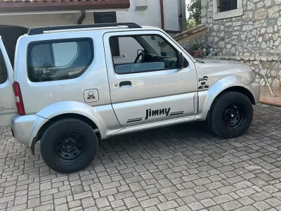 Usata Suzuki Jimny 82 CV (60 kW) 2000 Grigio SUV