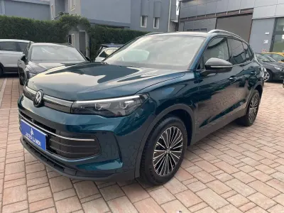 Usata VW Tiguan Life 131 CV (96 kW) 2025 Blu SUV
