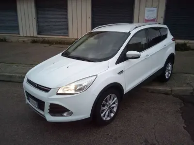 Usata Ford Kuga Titanium 120 CV (88 kW) 2016 Bianco SUV
