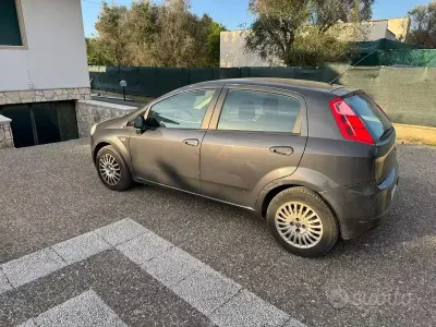 Usata Fiat Grande Punto 75 CV (55 kW) 2009 Grigio Utilitaria