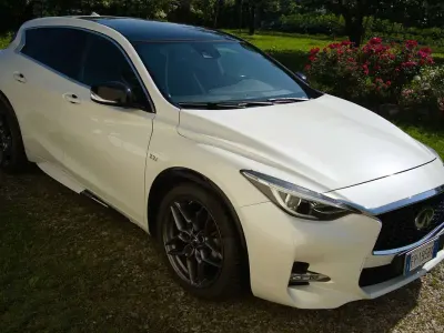 Usata Infiniti Q30 Sport Tech 170 CV (125 kW) 2018 Bianco Berlina