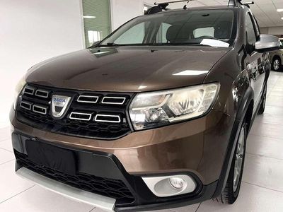 Usata Dacia Sandero Stepway 90 CV (66 kW) 2018 Bronzo Berlina