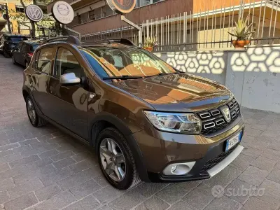 Usata Dacia Sandero Stepway 90 CV (66 kW) 2019 Marrone Utilitaria