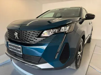 Usata Peugeot 3008 Allure 131 CV (96 kW) 2022 Blue celebes SUV