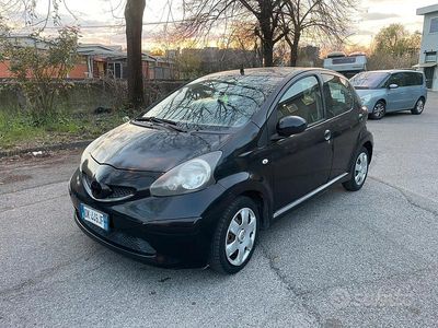 Usata Toyota Aygo 68 CV (50 kW) 2007 Nero Utilitaria