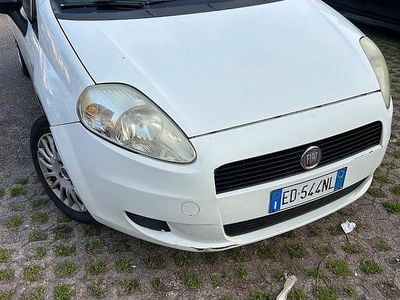 Usata Fiat Grande Punto 75 CV (55 kW) 2010 Bianco Utilitaria