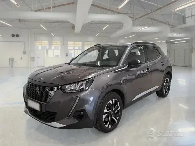 Usata Peugeot 2008 Allure 131 CV (96 kW) 2022 Grigio SUV