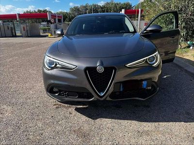 Usata Alfa Romeo Stelvio Executive 209 CV (153 kW) 2018 Grigio SUV
