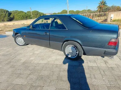 Usata Mercedes 300 188 CV (138 kW) 1989 Coupé