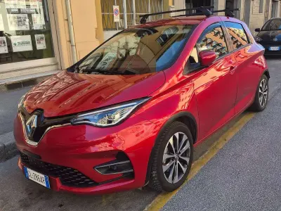 Occasion Renault Zoe Intens 50 kW (69 PK) 2022 Rood Hatchback
