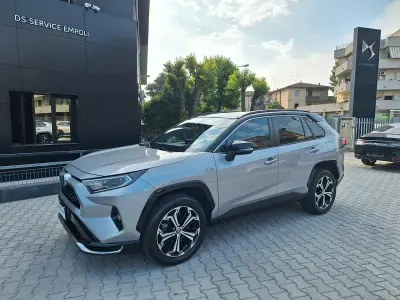 Usata Toyota RAV4 Style 305 CV (224 kW) 2021 Argento SUV