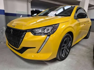 Usata Peugeot 208 Allure 101 CV (74 kW) 2023 Giallo agueda metallizz. Utilitaria