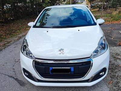 Bianco Usata 2017 Peugeot 208 Active Utilitaria | 7500 € (Buon prezzo)