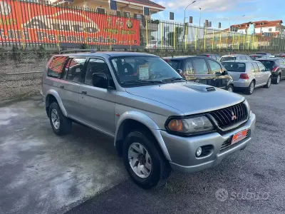 Usata Mitsubishi Pajero 100 CV (73 kW) 2000 Grigio SUV