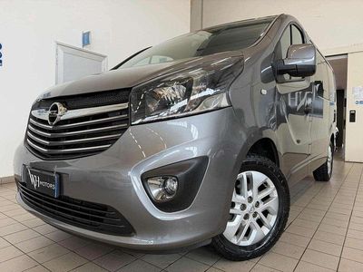 Usata Opel Vivaro 145 CV (106 kW) 2017 Grigio Monovolume
