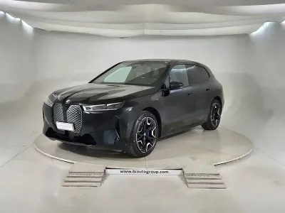 Usata BMW iX Comfort Edition 384 kW (523 CV) 2022 Nero SUV
