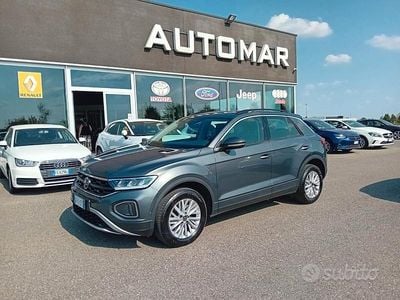 Usata VW T-Roc 150 CV (110 kW) 2023 Grigio SUV