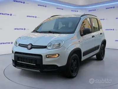 Usata Fiat Panda 4x4 S 95 CV (69 kW) 2018 Bianco Utilitaria