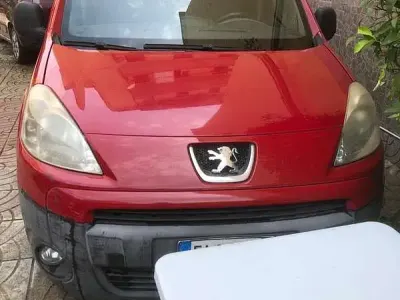 Usata Peugeot TePee Premium 90 CV (66 kW) 2010 Station wagon
