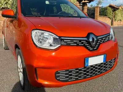 Usata Renault Twingo Vibes 30 kW (42 CV) 2020 Arancione Utilitaria