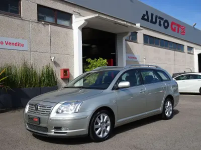 Usata Toyota Avensis 129 CV (94 kW) 2004 Grigio Station wagon