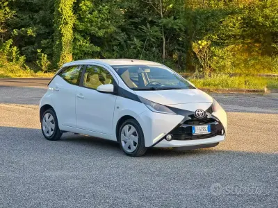 Usata Toyota Aygo X-wave 69 CV (50 kW) 2016 Bianco Utilitaria