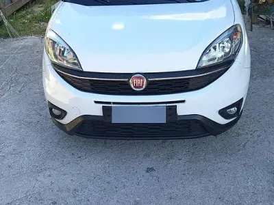 Usata Fiat Doblò 105 CV (77 kW) 2015 Bianco Monovolume