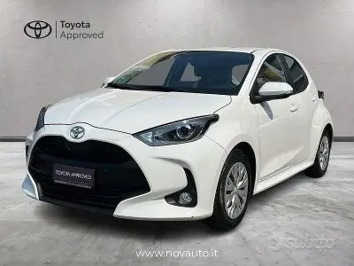 Usata Toyota Yaris Active 72 CV (52 kW) 2022 Bianco Utilitaria