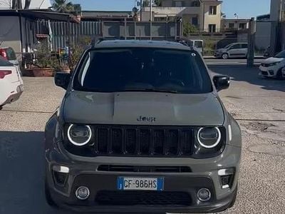 Begagnad Jeep Renegade Limited 130 HK (95 kW) 2021 Grå SUV