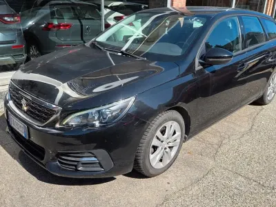 Usata Peugeot 308 Active 131 CV (96 kW) 2019 Nero Station wagon